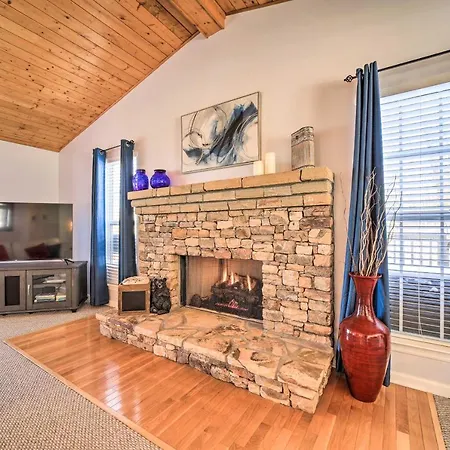 Cozy Sapphire Resort Home With Deck And Mountain Views